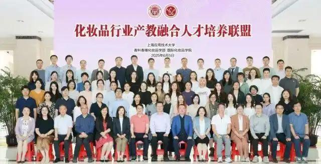 发愁！这个黄金赛道就业香极了开元棋牌高考500分段女生别(图3)